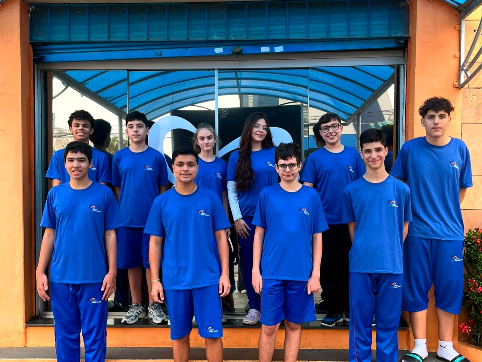 Grupo de estudantes dos anos finais do Paes Júnior.